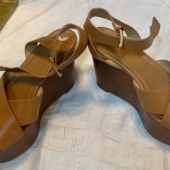 Michael Kors, wedges. - Picture 3 of 7